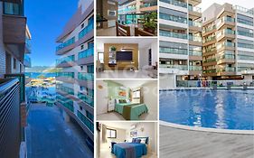 Brisa do Mar- Apto 2 quartos a 50m da Praia dos Anjos com varanda, churrasqueira, piscina com estrutura completa